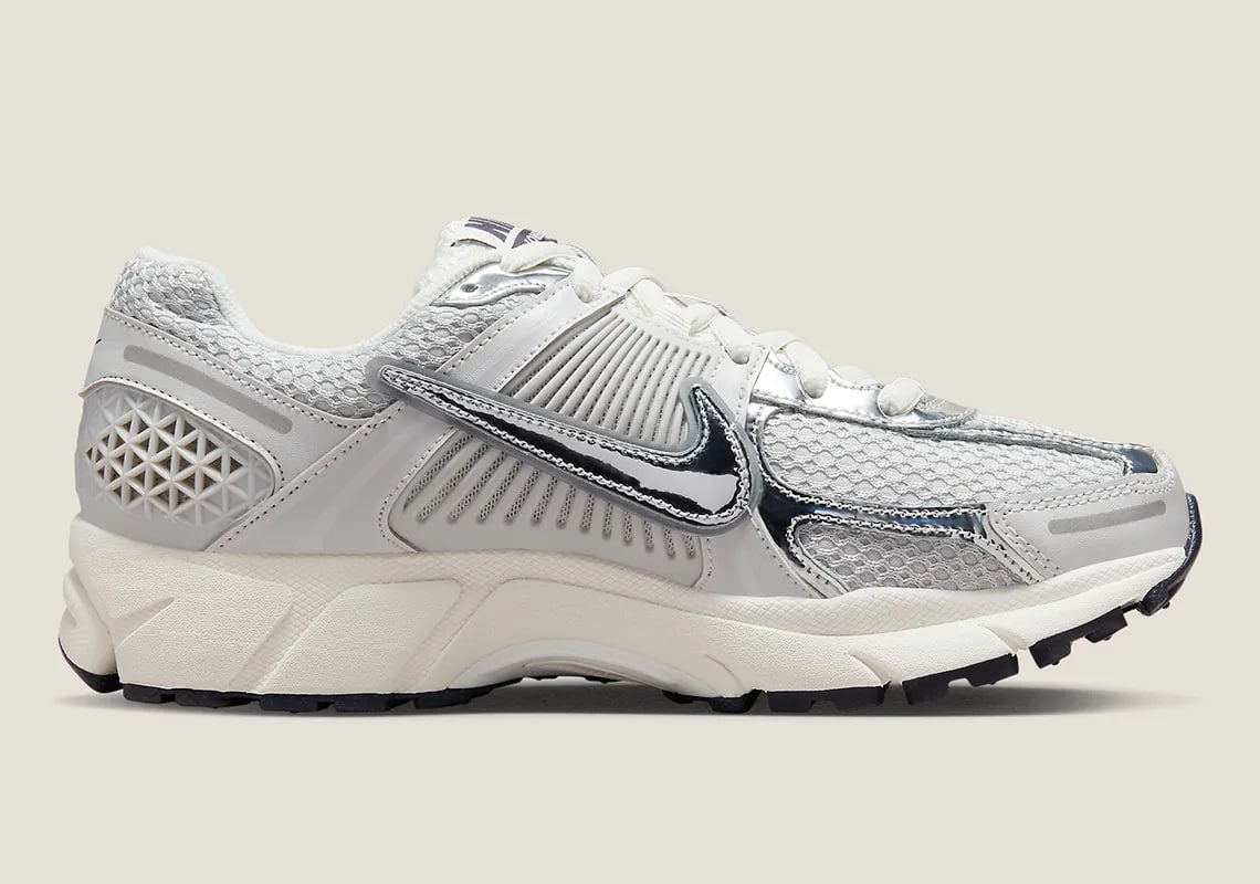 Nike Zoom Vomero 5 WMNS Chrome   A141 Ürün ikincil görseli