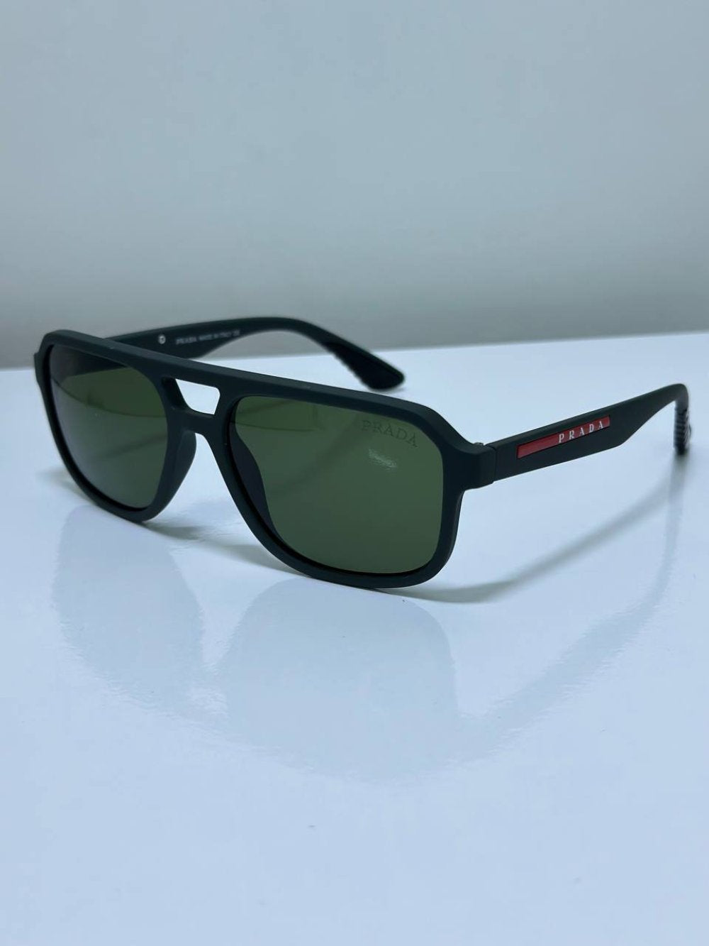 Prada Oval Yeşil Cam-Siyah Çerçeve İthal Erkek Gözlük G4395-VLL Ürün ikincil görseli