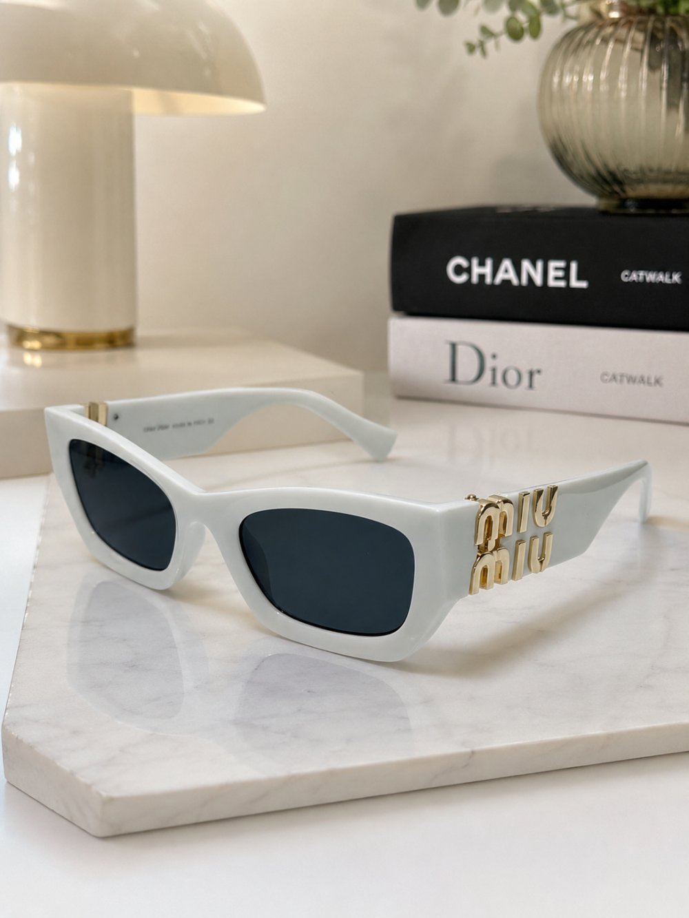 Miu Miu  Logo sunglasses Krem İthal Kadın Gözlük G4426-VLL Ürün ikincil görseli